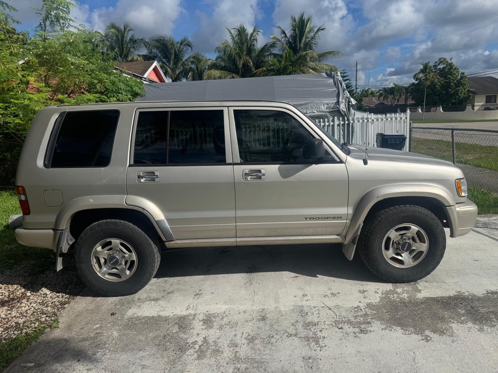 Photo 3 of this ISUZU TROOPER