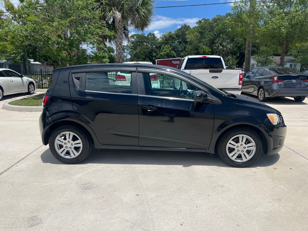 Photo 4 of this CHEVROLET SONIC