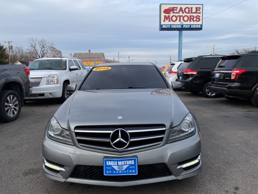 Photo 8 of this MERCEDES-BENZ C-CLASS