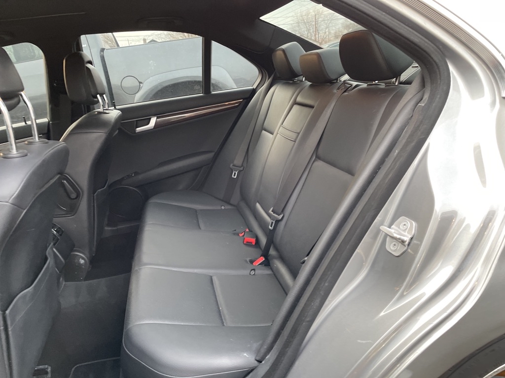 Photo 11 of this MERCEDES-BENZ C-CLASS