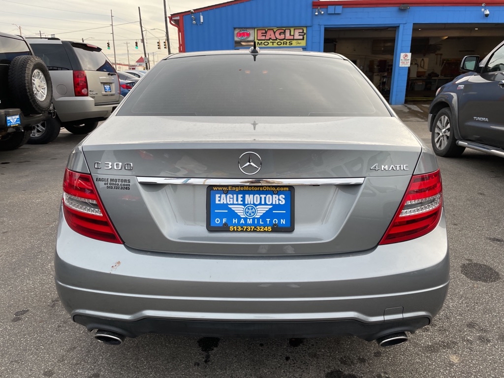 Photo 3 of this MERCEDES-BENZ C-CLASS