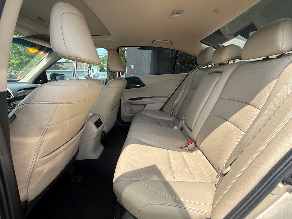 Photo 4 of this HONDA ACCORD