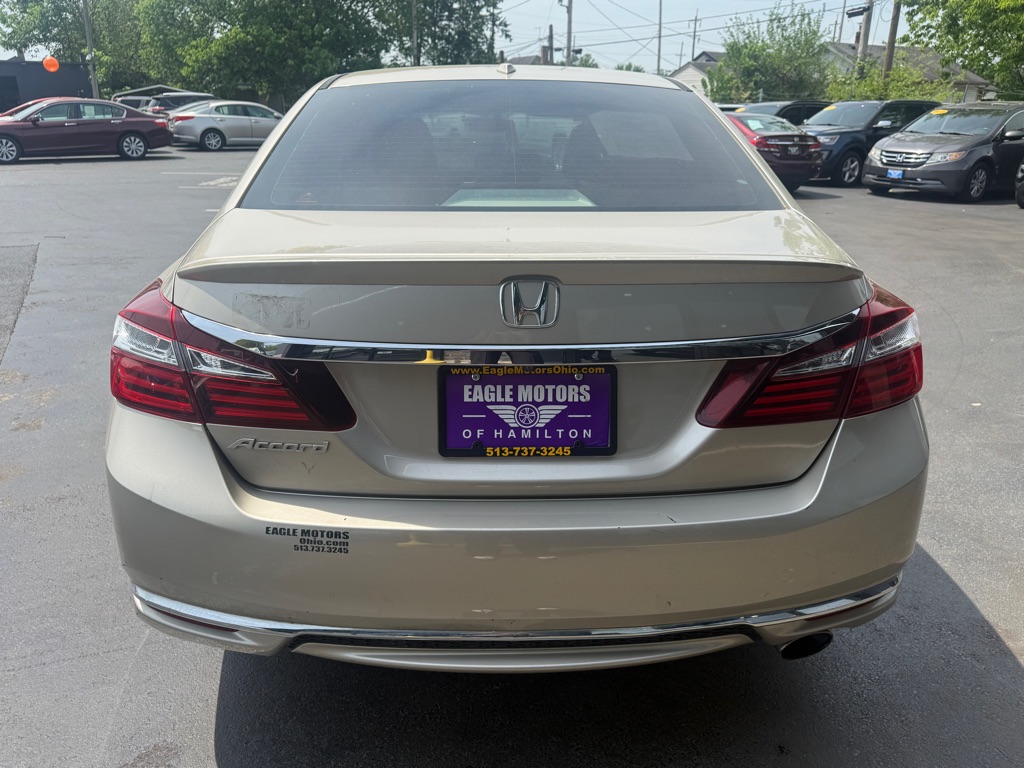 Photo 7 of this HONDA ACCORD