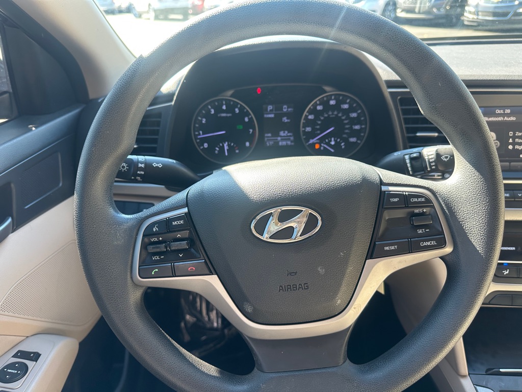 Photo 6 of this HYUNDAI ELANTRA