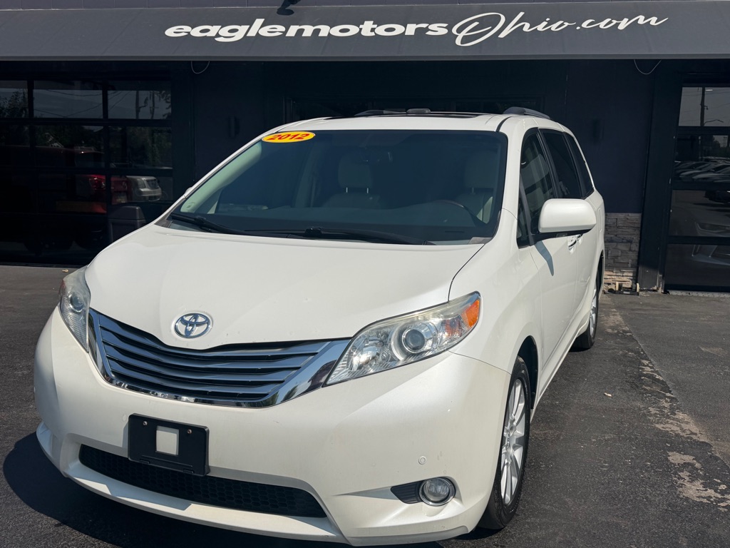 2012 TOYOTA SIENNA