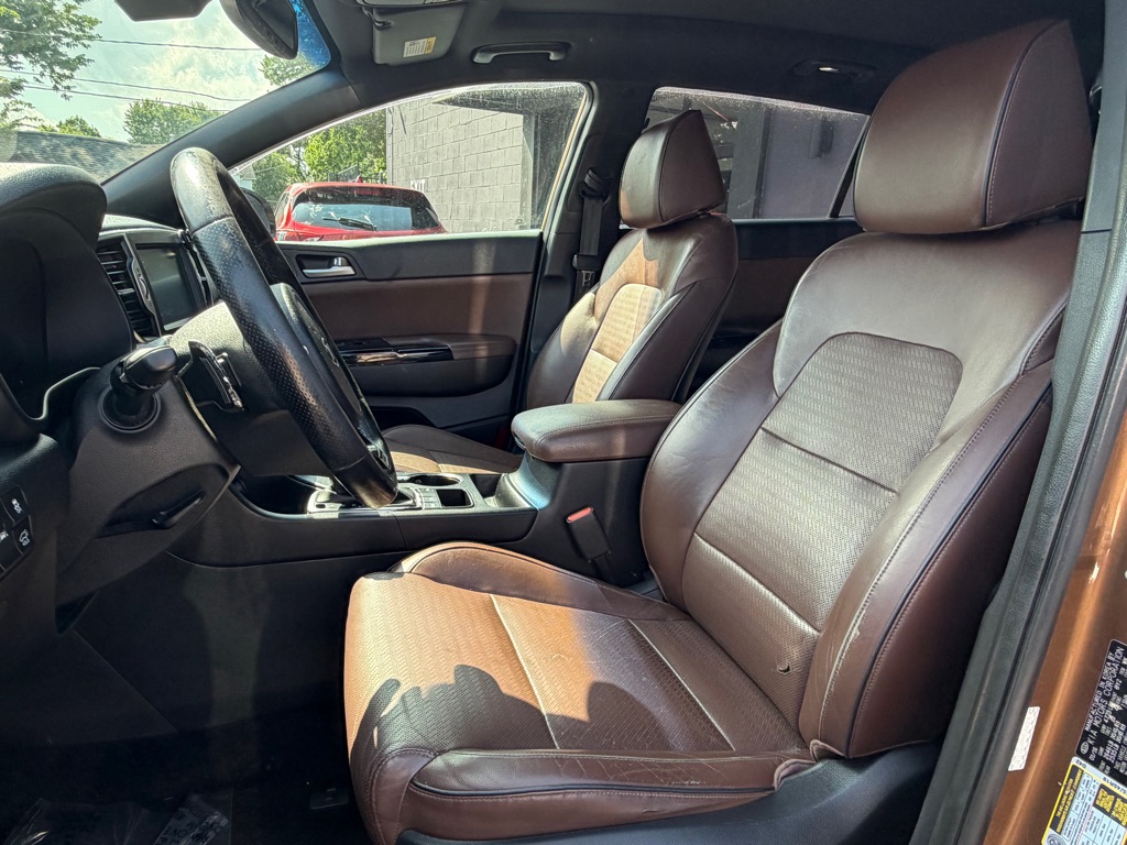 Photo 2 of this KIA SPORTAGE