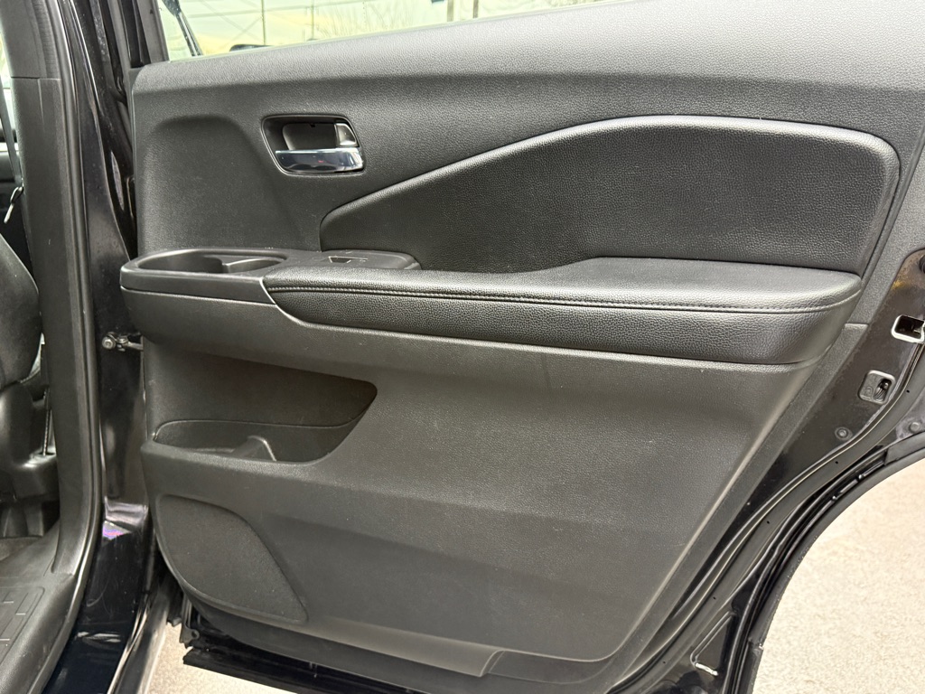 Photo 9 of this HONDA PILOT