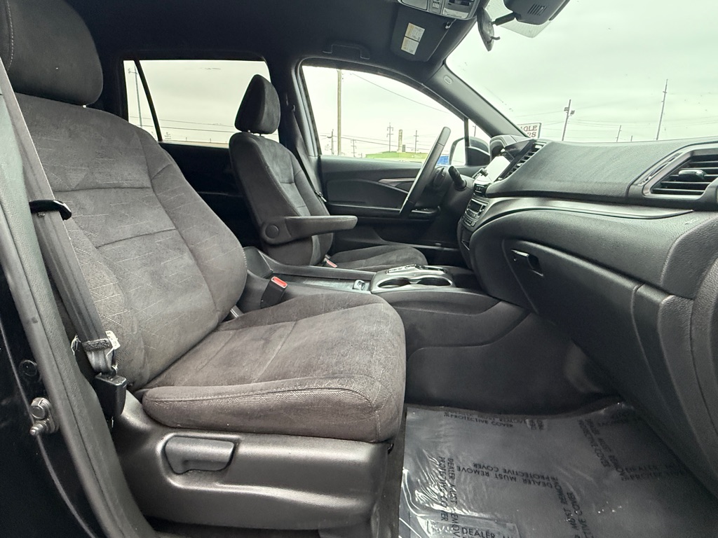 Photo 12 of this HONDA PILOT