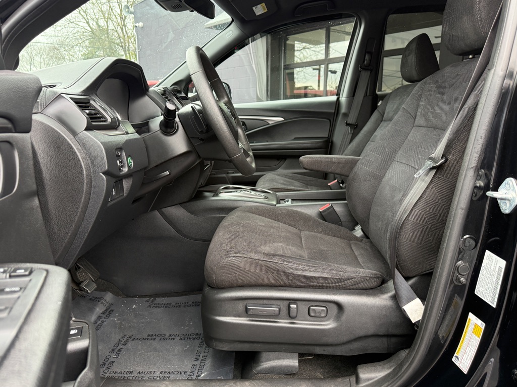 Photo 2 of this HONDA PILOT