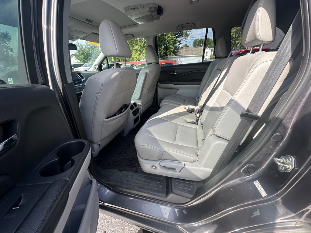 Photo 5 of this HONDA PILOT
