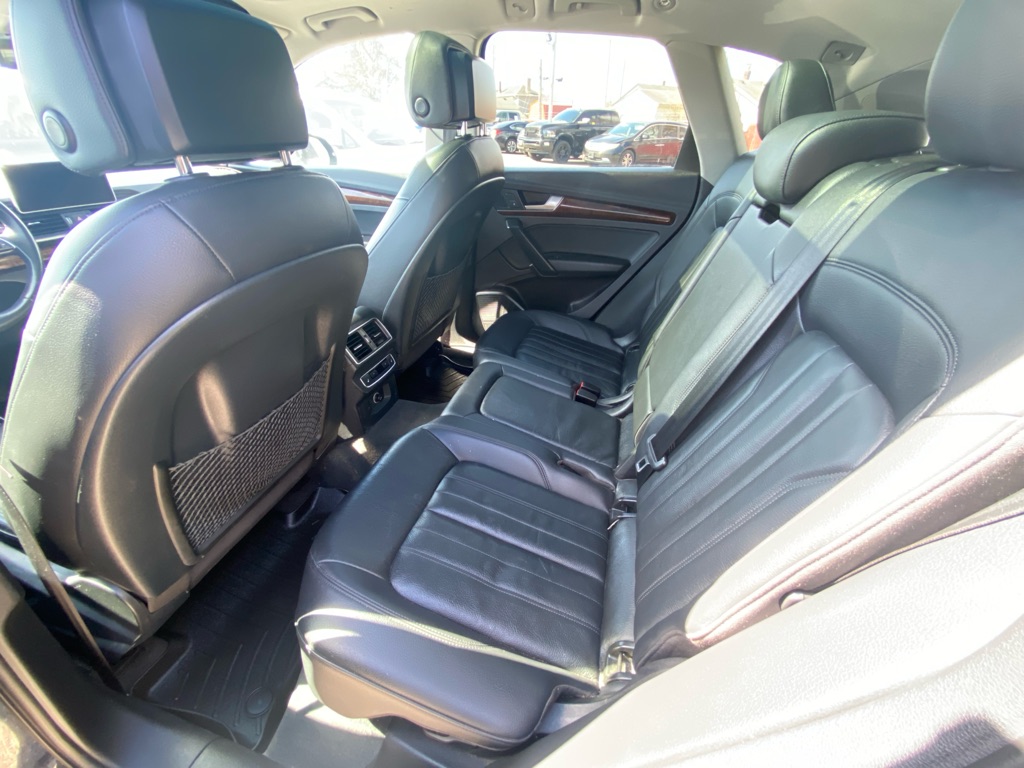 Photo 40 of this AUDI Q5