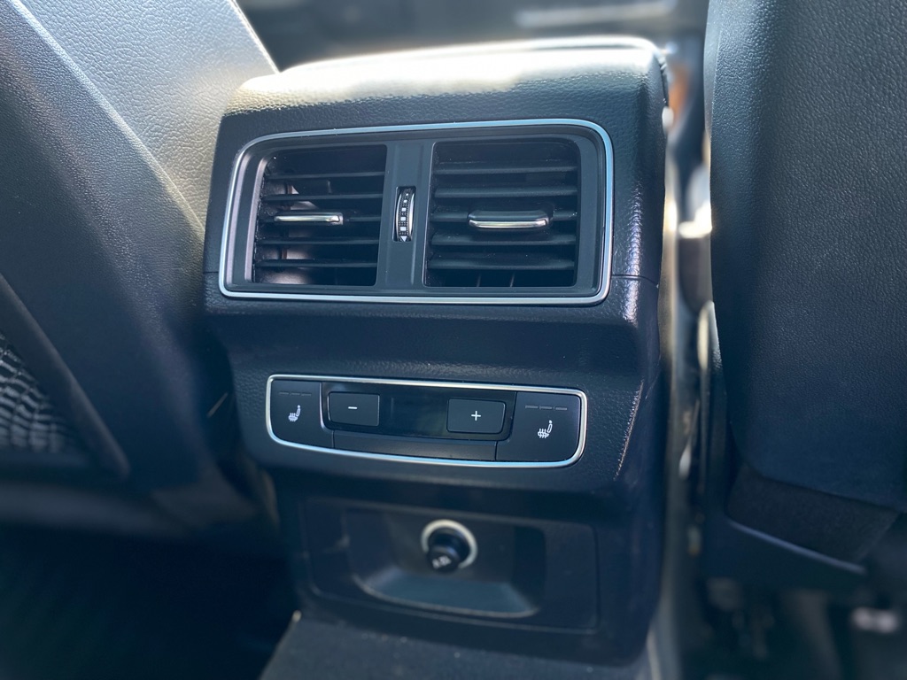 Photo 37 of this AUDI Q5