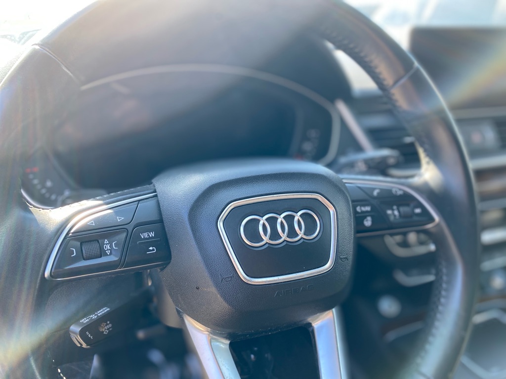 Photo 22 of this AUDI Q5