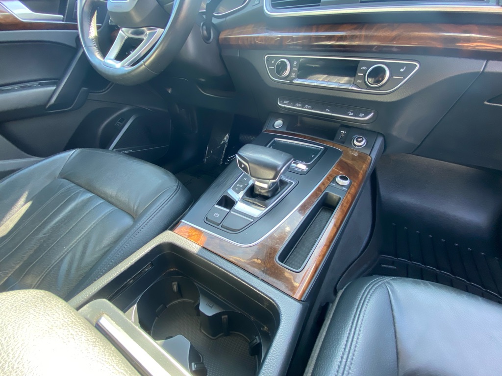 Photo 27 of this AUDI Q5