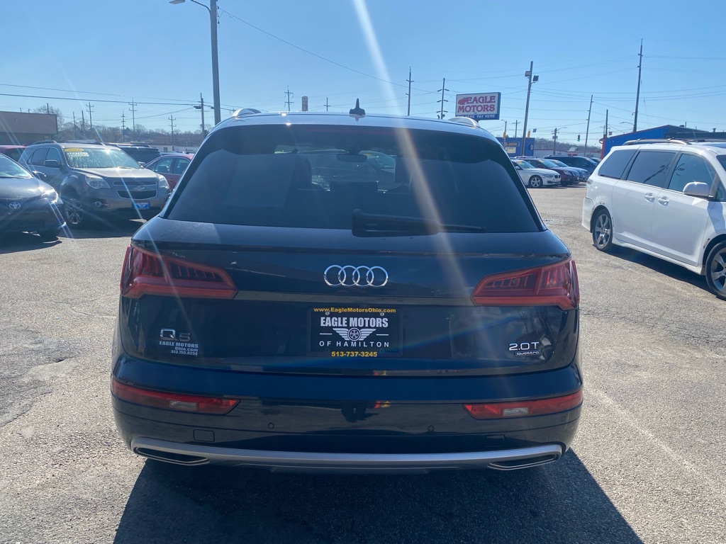 Photo 7 of this AUDI Q5