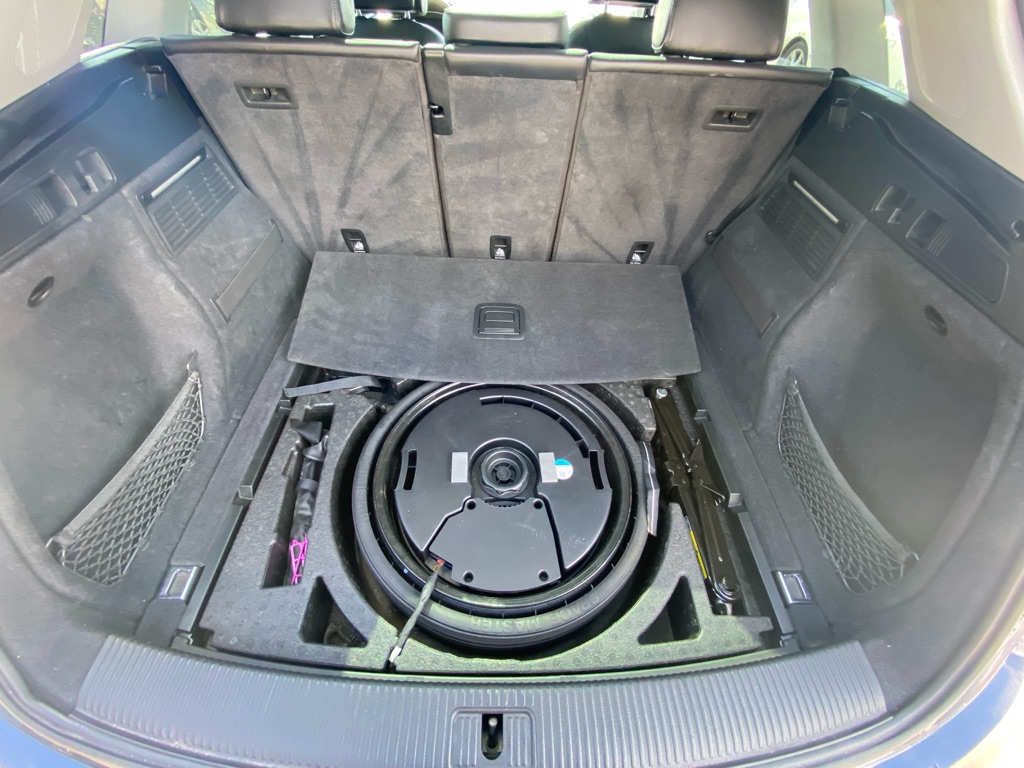 Photo 43 of this AUDI Q5