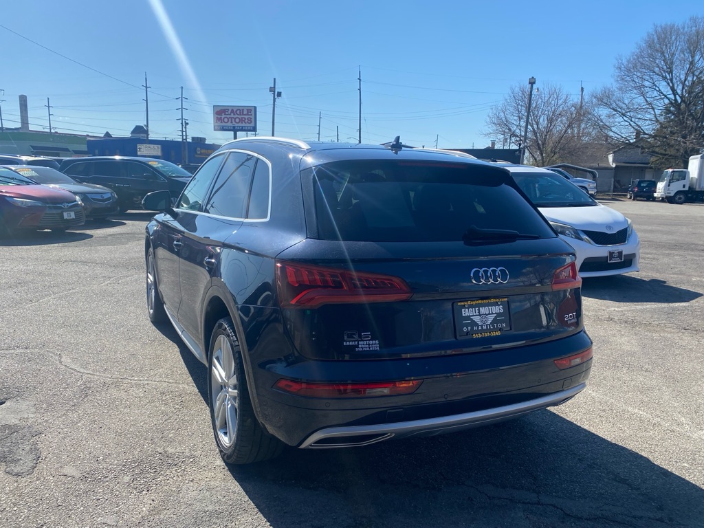 Photo 6 of this AUDI Q5