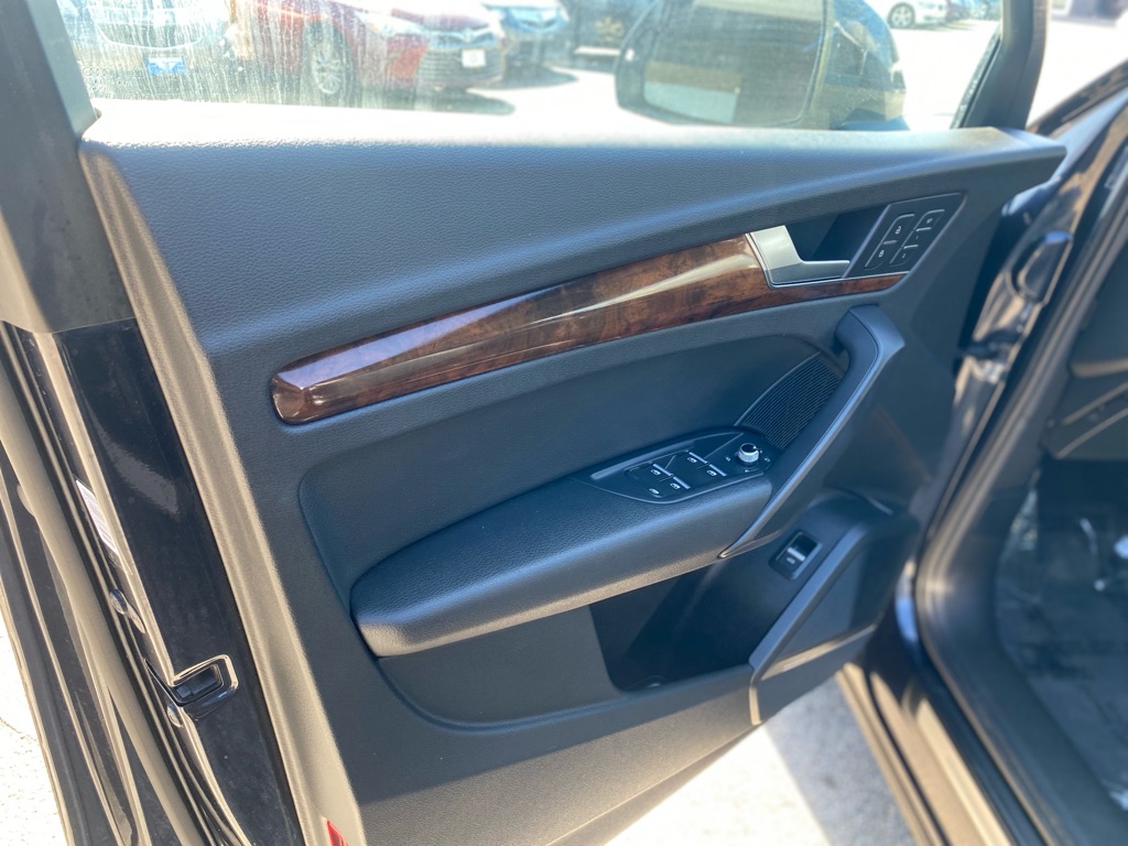 Photo 18 of this AUDI Q5