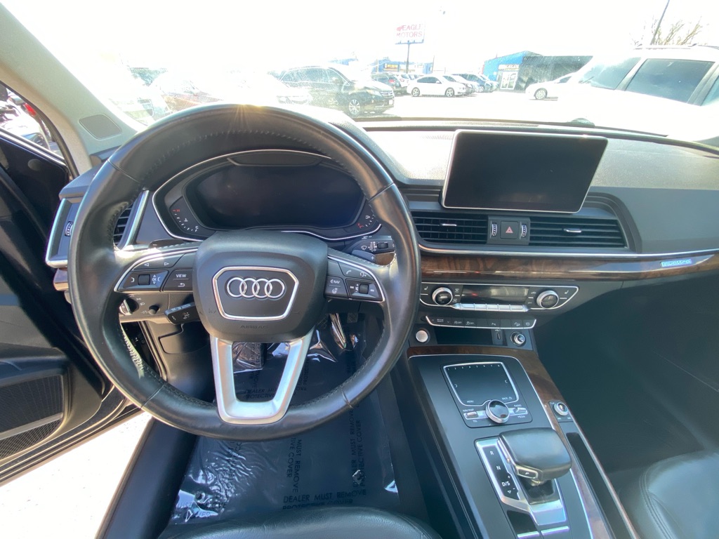 Photo 21 of this AUDI Q5