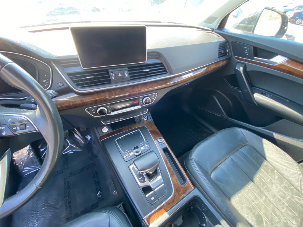 Photo 23 of this AUDI Q5