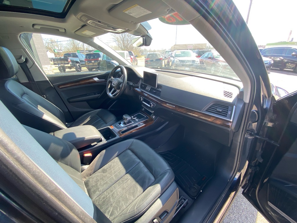 Photo 28 of this AUDI Q5