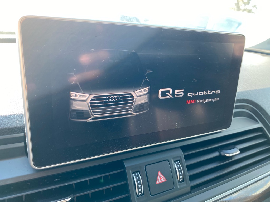 Photo 24 of this AUDI Q5