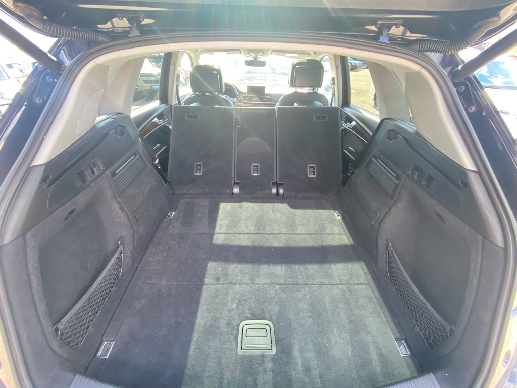 Photo 45 of this AUDI Q5