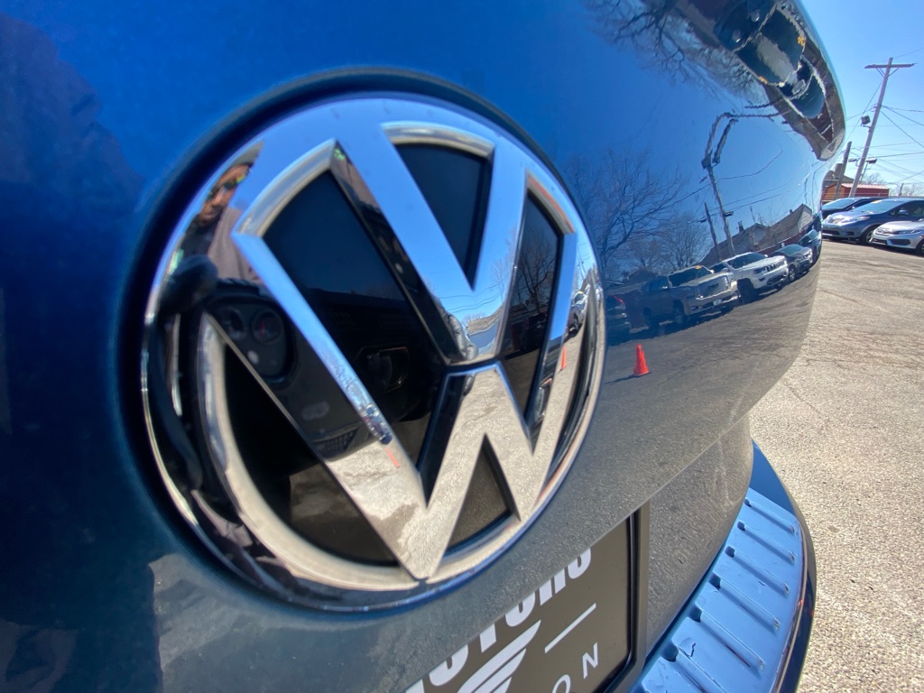 Photo 8 of this VOLKSWAGEN JETTA