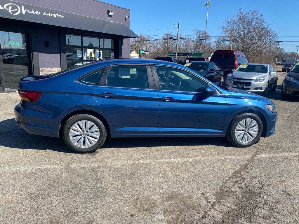 Photo 6 of this VOLKSWAGEN JETTA