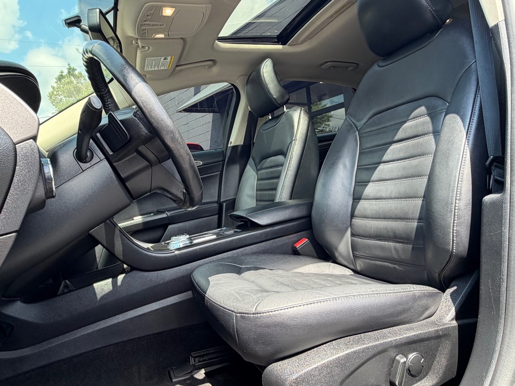 Photo 3 of this FORD FUSION