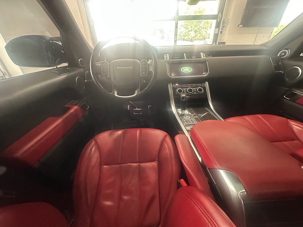 Photo 3 of this LAND ROVER RANGE ROVER SPO