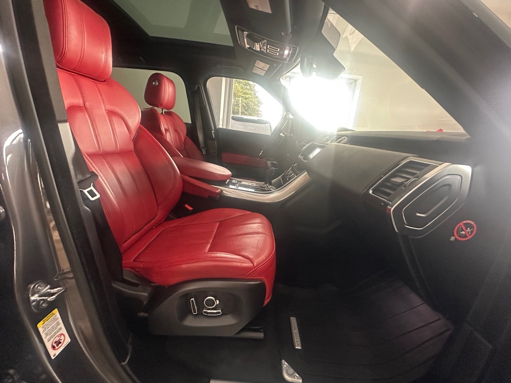 Photo 6 of this LAND ROVER RANGE ROVER SPO