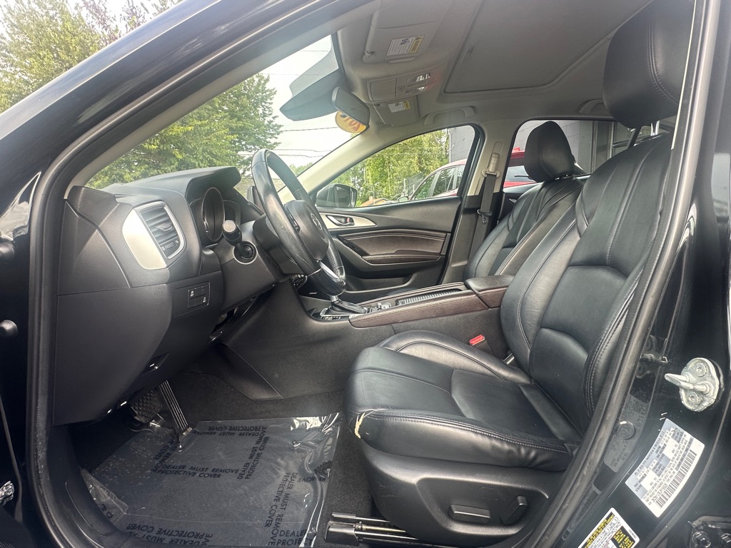 Photo 2 of this MAZDA MAZDA3