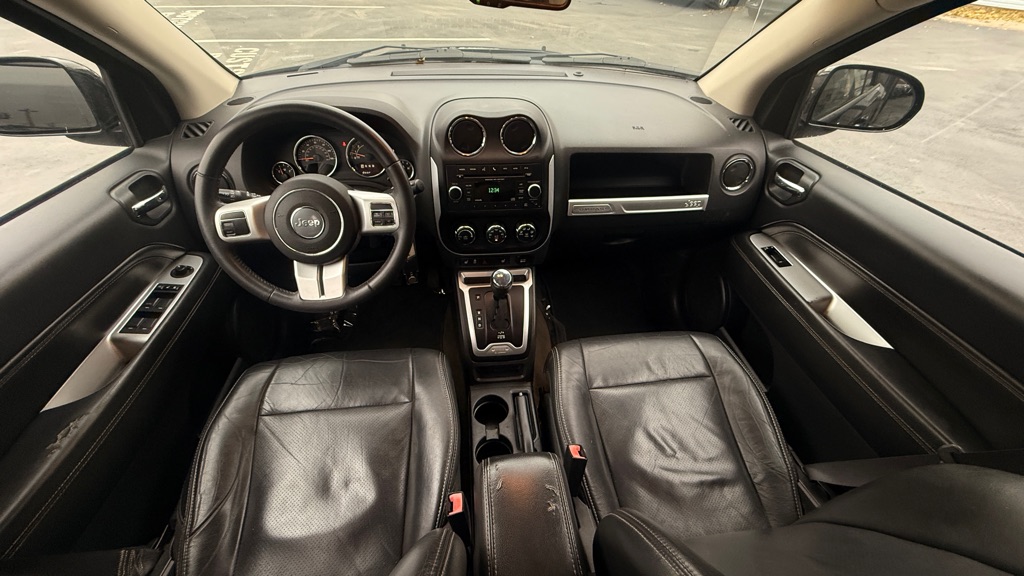 Photo 5 of this JEEP COMPASS