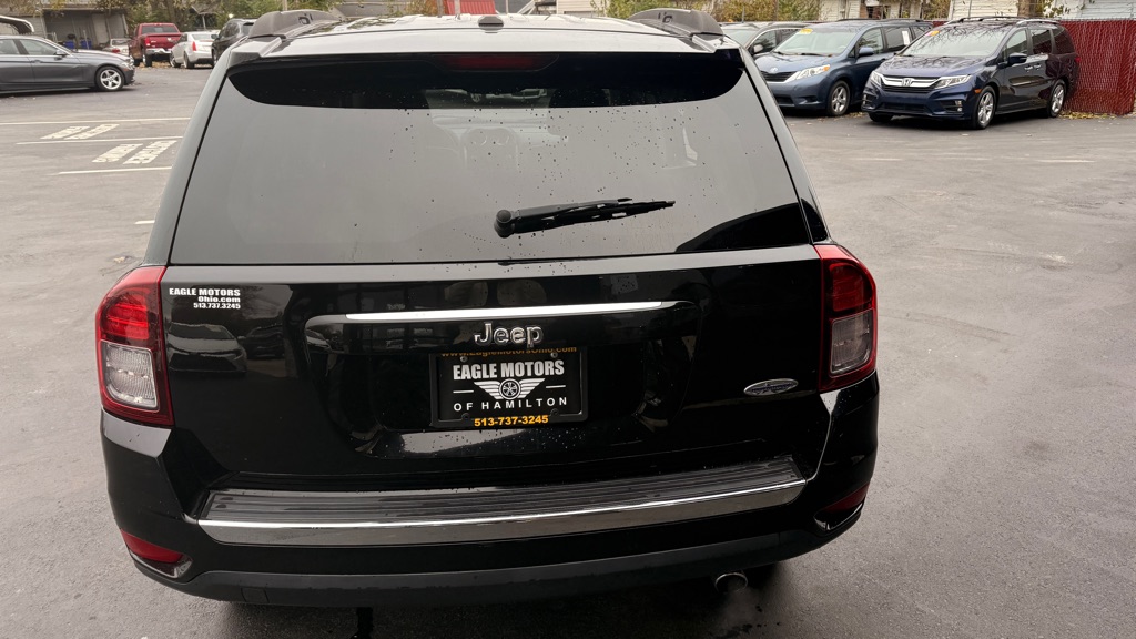 Photo 3 of this JEEP COMPASS