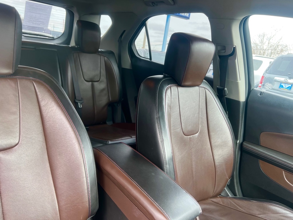 Photo 23 of this CHEVROLET EQUINOX