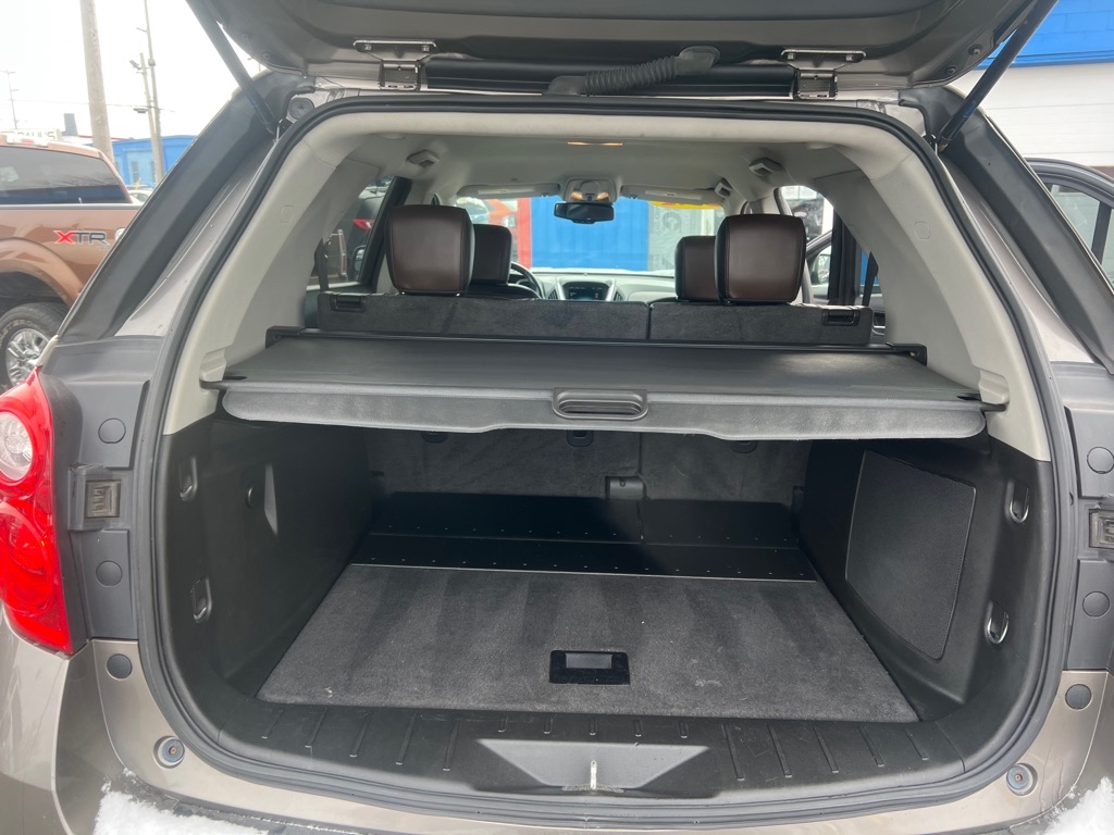 Photo 17 of this CHEVROLET EQUINOX