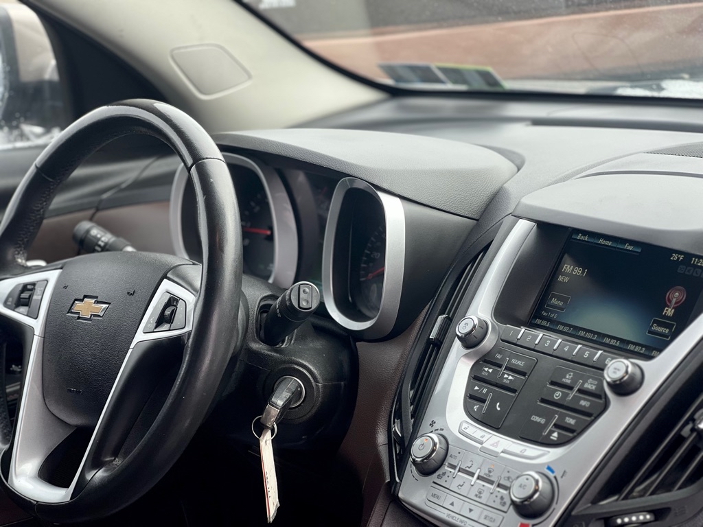 Photo 11 of this CHEVROLET EQUINOX