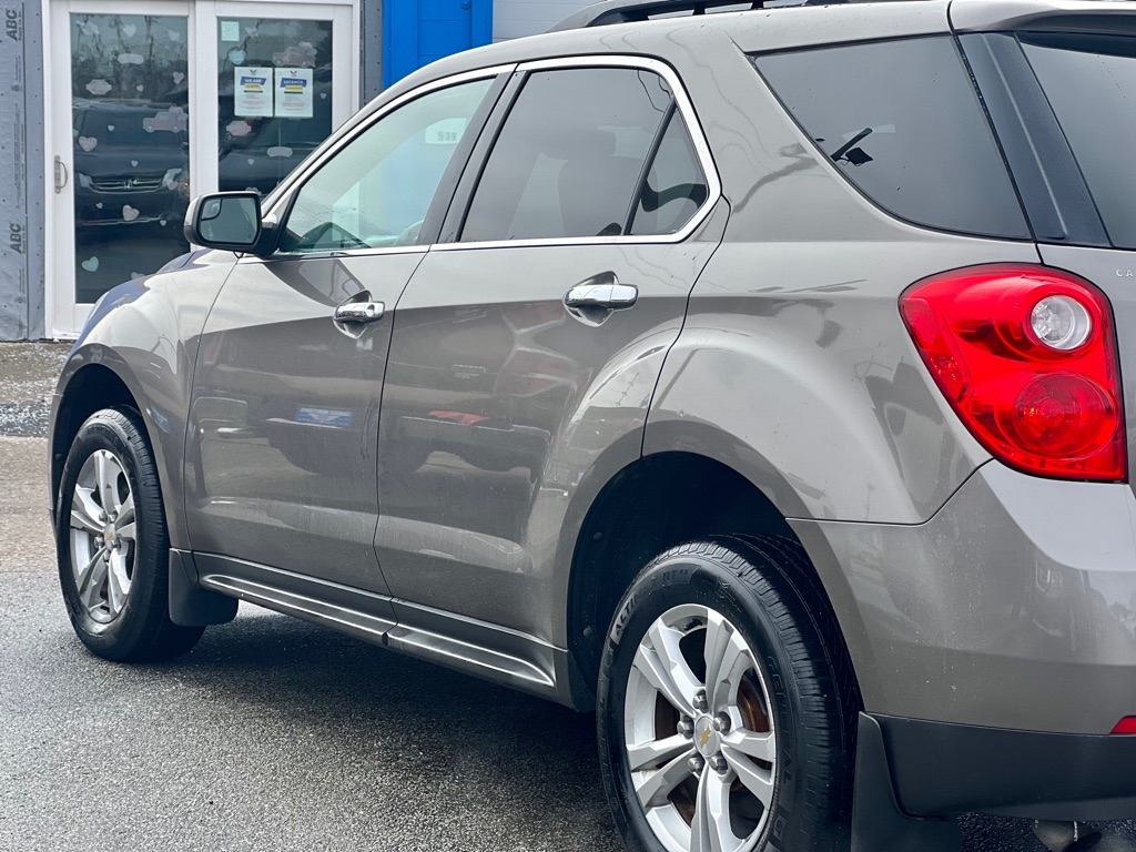 Photo 7 of this CHEVROLET EQUINOX