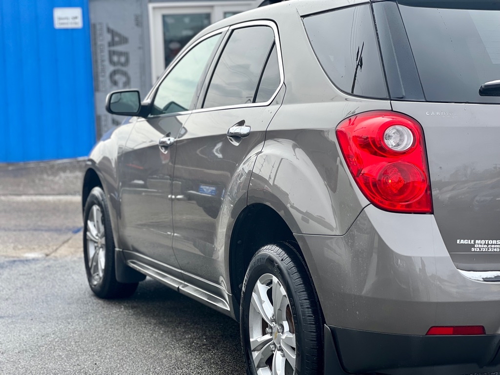 Photo 6 of this CHEVROLET EQUINOX