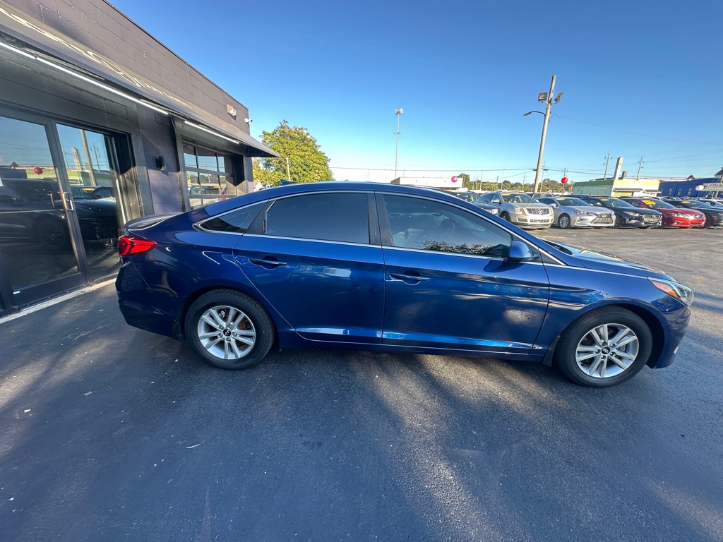Photo 9 of this HYUNDAI SONATA