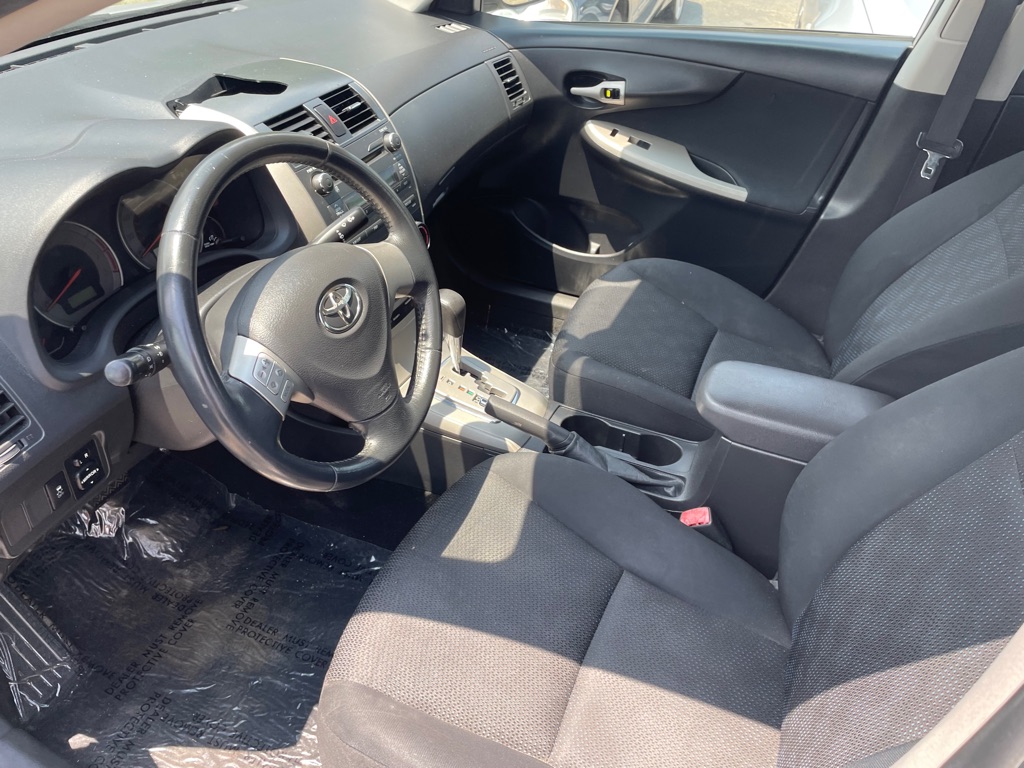 Photo 8 of this TOYOTA COROLLA