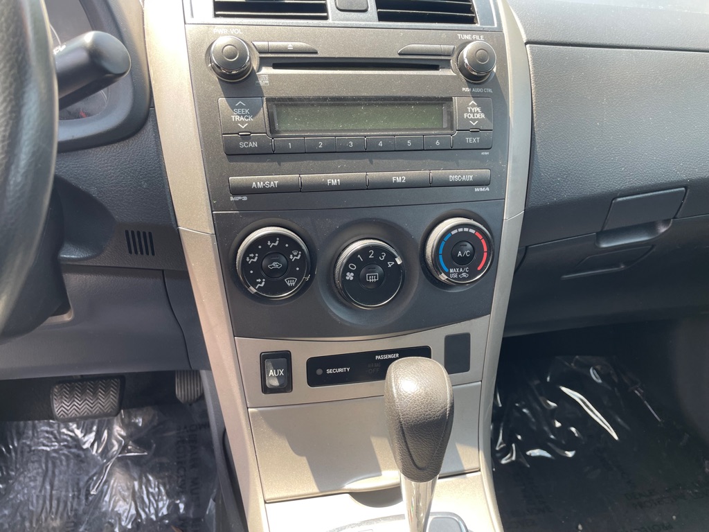 Photo 10 of this TOYOTA COROLLA