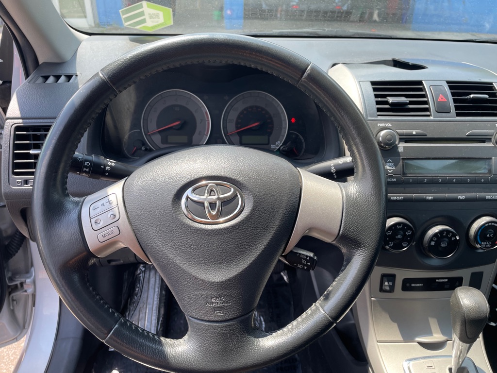 Photo 9 of this TOYOTA COROLLA