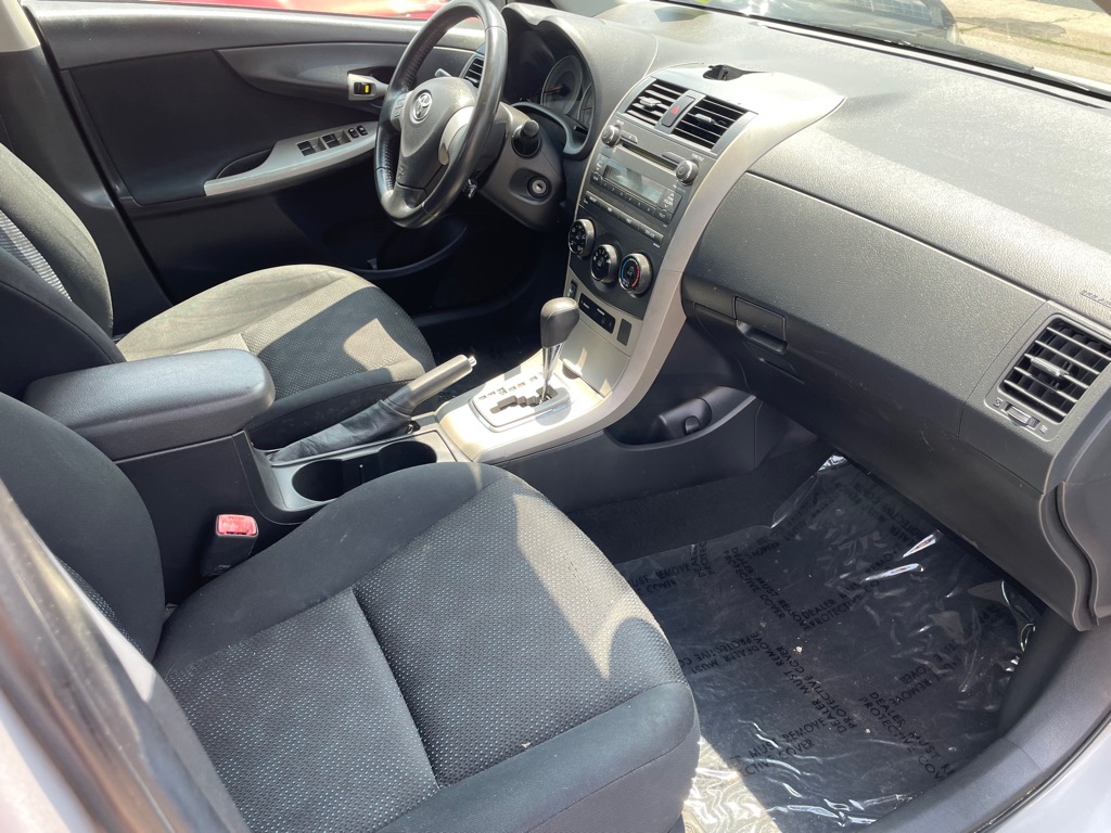 Photo 11 of this TOYOTA COROLLA