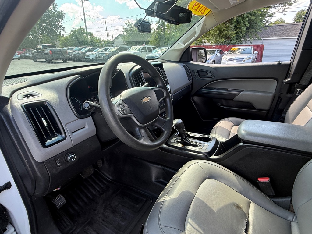 Photo 2 of this CHEVROLET COLORADO