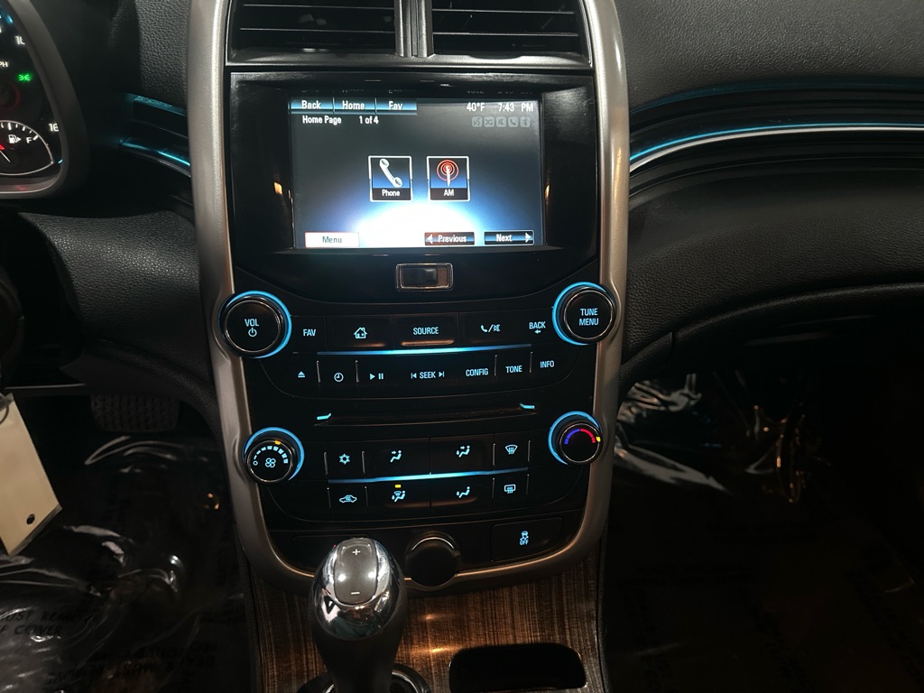 Photo 13 of this CHEVROLET MALIBU