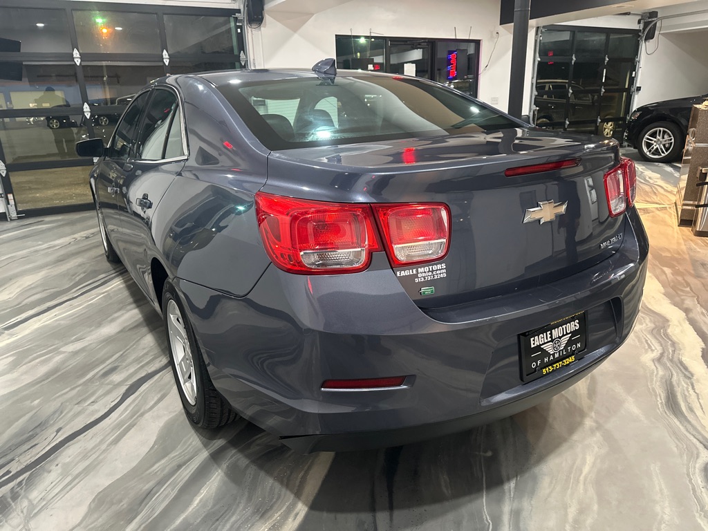 Photo 4 of this CHEVROLET MALIBU