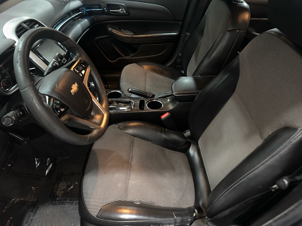 Photo 10 of this CHEVROLET MALIBU