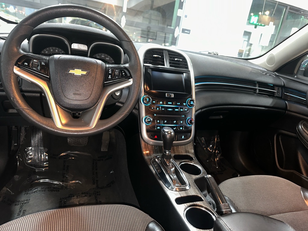 Photo 14 of this CHEVROLET MALIBU